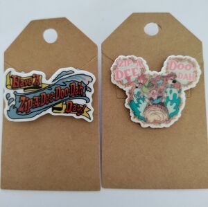 2 Splash Mountain Theme acrylic lapel pins